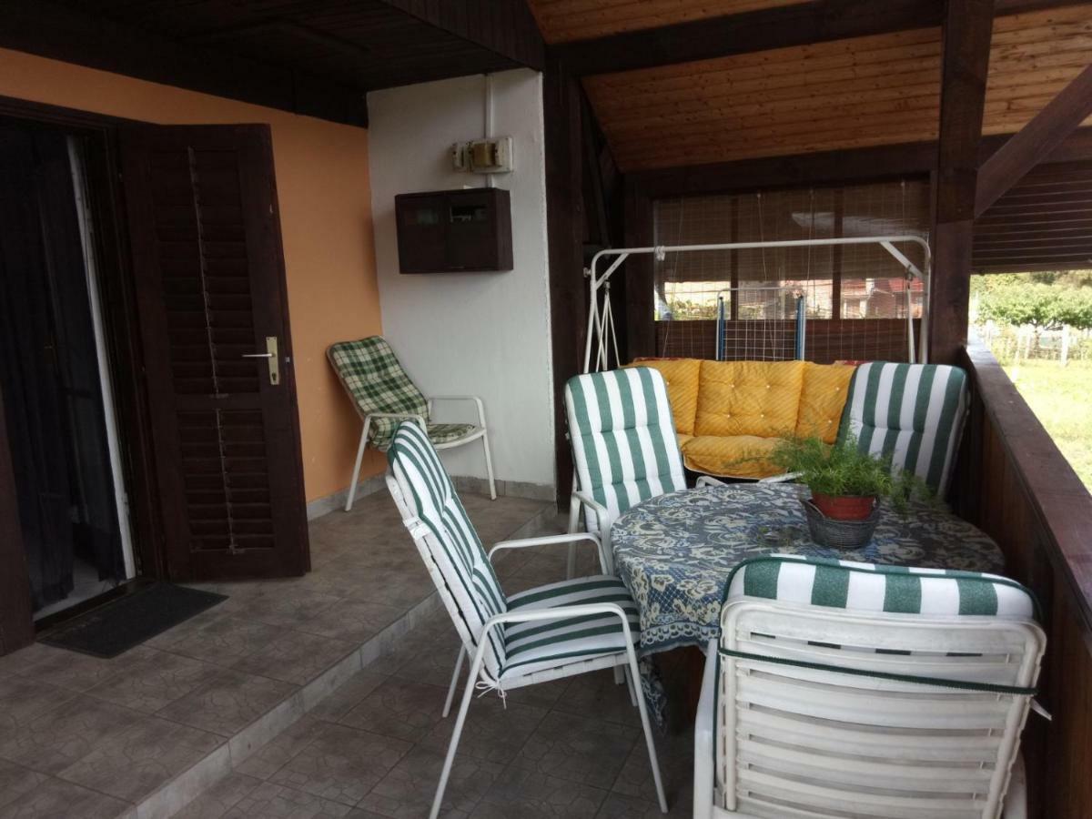 Karos Central Apartmanhaz ซาลาคาโรส ภายนอก รูปภาพ