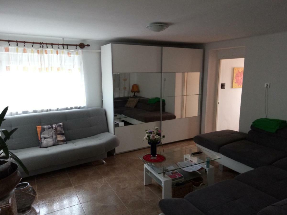 Karos Central Apartmanhaz ซาลาคาโรส ภายนอก รูปภาพ